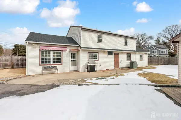 -32 Glenville Road, Edison, NJ 08817