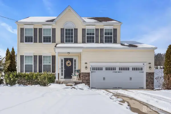 -81 N Locust Avenue N #A, Evesham, NJ 08053