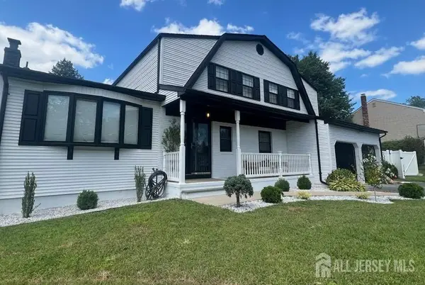 -31 Wolfpack Road, Hamilton, NJ 08619