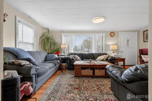 -196 Girard Avenue, Franklin, NJ 08873