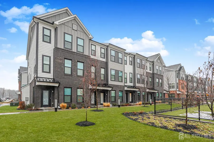 -307 Peyton Place, New Brunswick, NJ 08901 - #2