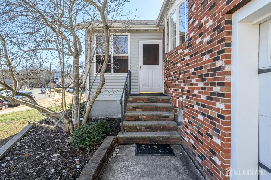 -31 W Grochowiak Street W, South River, NJ 08882 - #2