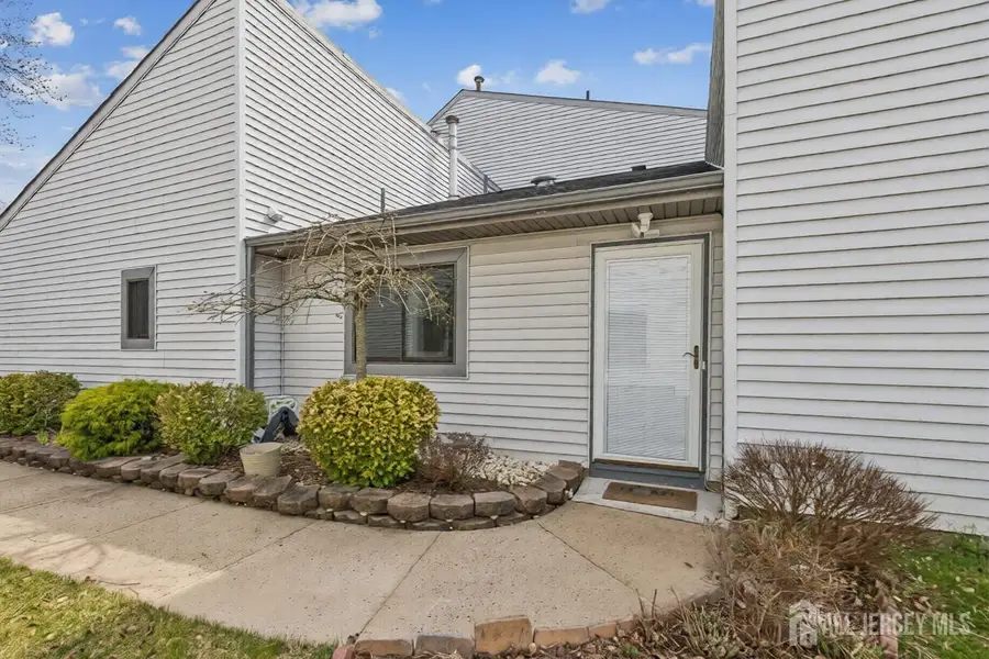 -92 Lexington Circle, Matawan, NJ 07747 - #2