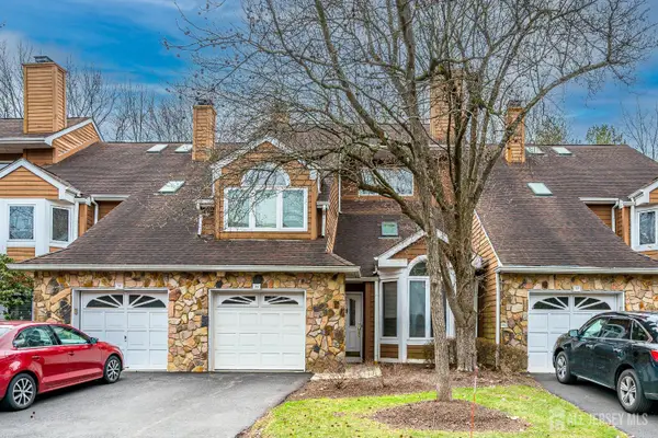 -36 Ravenswood Court, Edison, NJ 08820