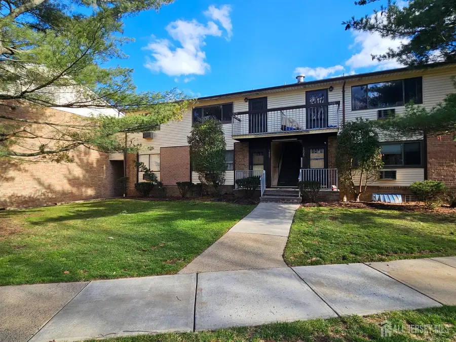 -1028 Cricket Lane, Woodbridge, NJ 07095 - #2