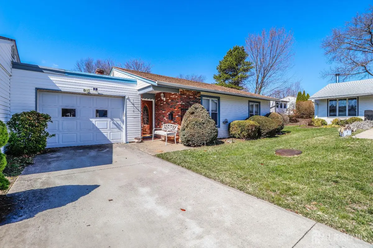 -101-C Dogwood Plaza, Monroe, NJ 08831 - #1