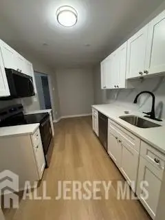 -140 Amberly Drive #J, Matawan, NJ 07726