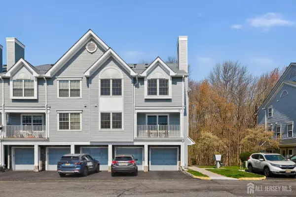 -217 Prestwick Way, Edison, NJ 08820