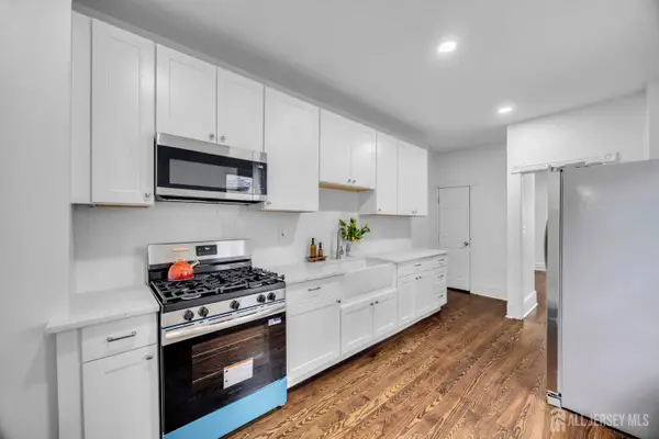 -480 Stuyvesant Avenue, Trenton, NJ 08618