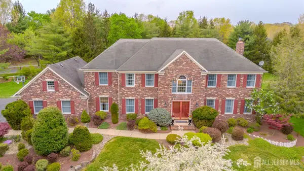 -6 Bush Court, West Windsor, NJ 08550