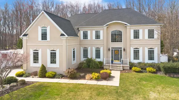 -9 Stonegate Drive, Monroe, NJ 08831