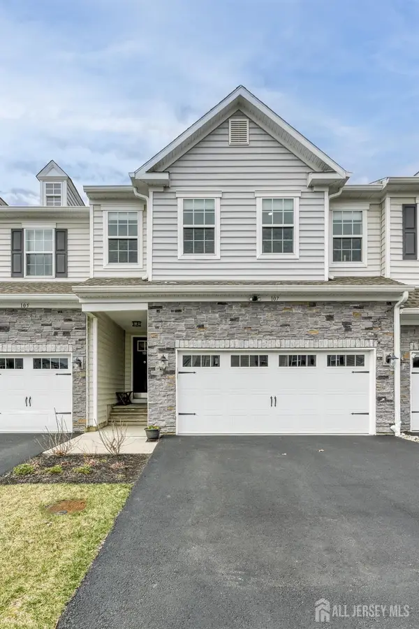 -107 Charleston Drive, Monroe, NJ 08831