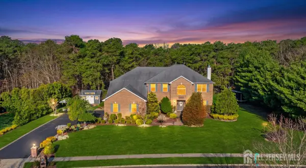 -2 Butternut Lane, Monroe, NJ 08831