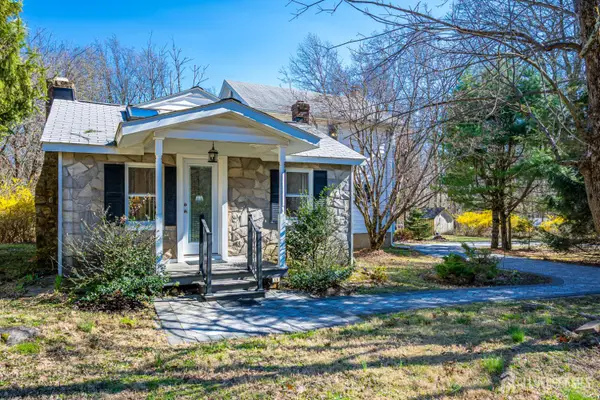 -16 Skytop Road, Lebanon Twp, NJ 07853