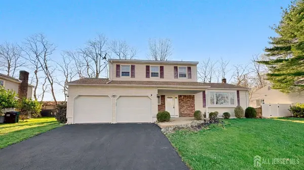 -9 Stratford Circle, Edison, NJ 08820