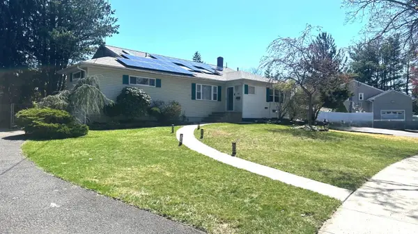 -16 Canterbury Road, East Brunswick, NJ 08816