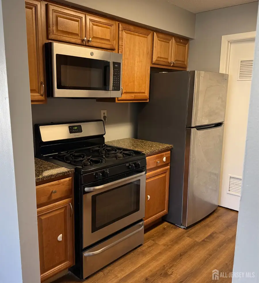 -7 Foxtail Lane, Heathcote, NJ 08852 - #2