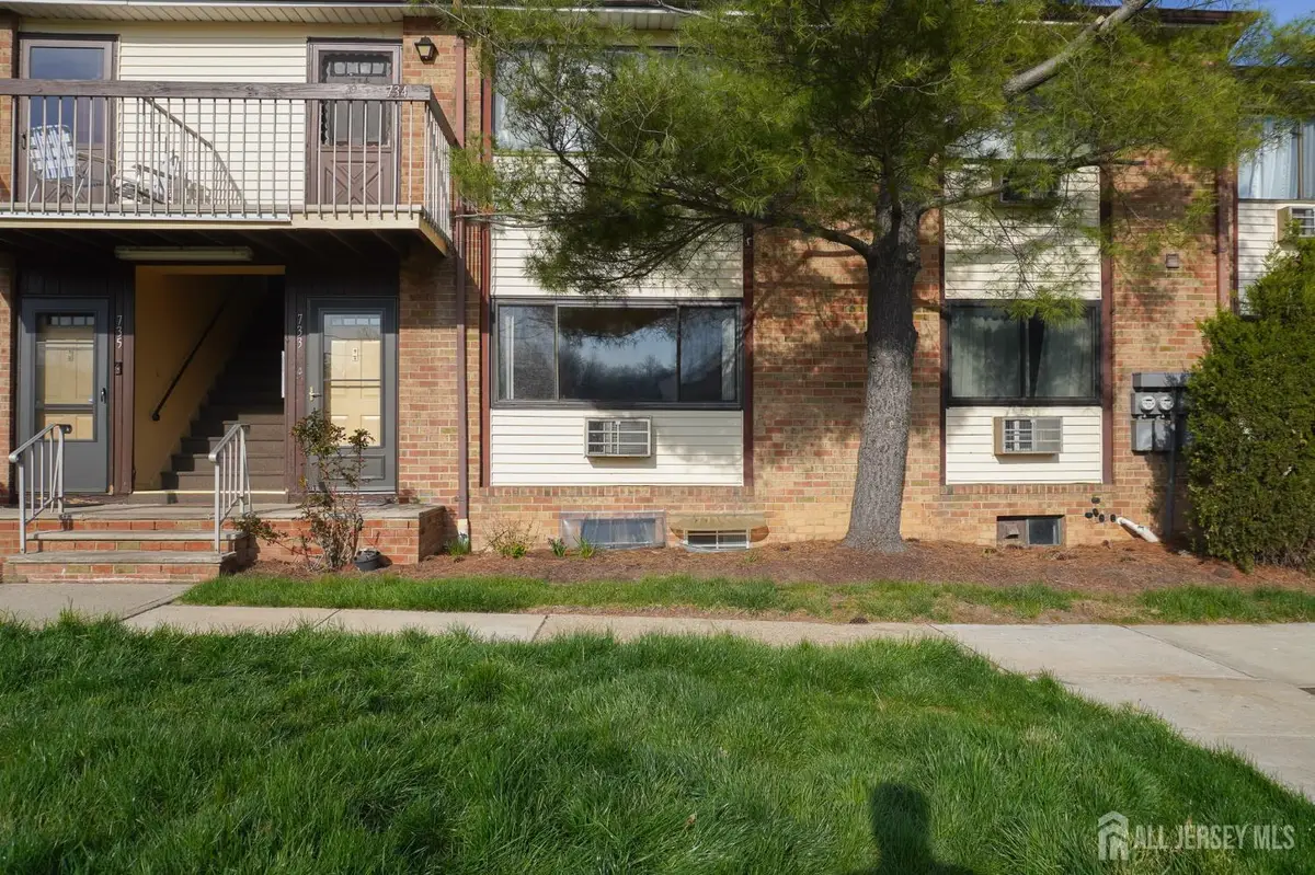 -733 Cricket Lane, Woodbridge, NJ 07095 - #1