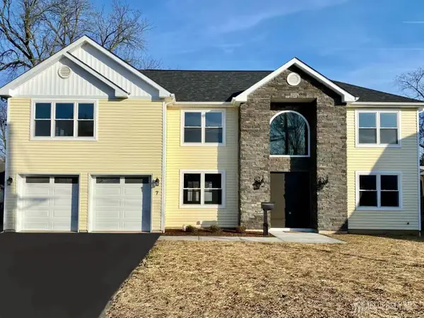 -7 Vale Street, Edison, NJ 08817