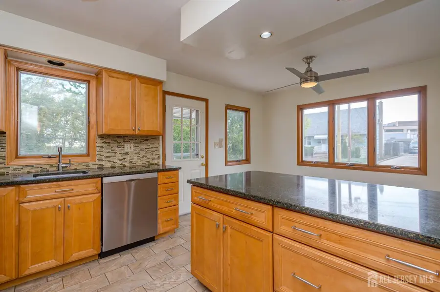 -32 Lincoln Avenue, Colonia, NJ 07067 - #3