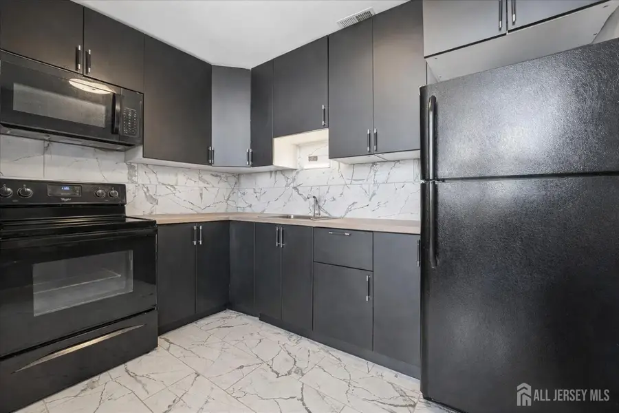 -434 Lawrence Street #18, Perth Amboy, NJ 08861 - #3