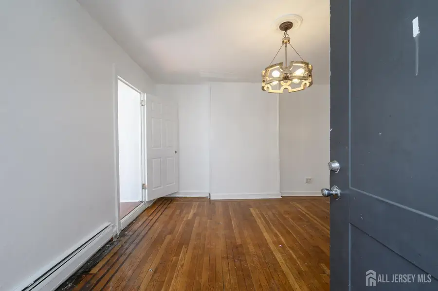 -661 Kennedy Boulevard, Bayonne, NJ 07002 - #3