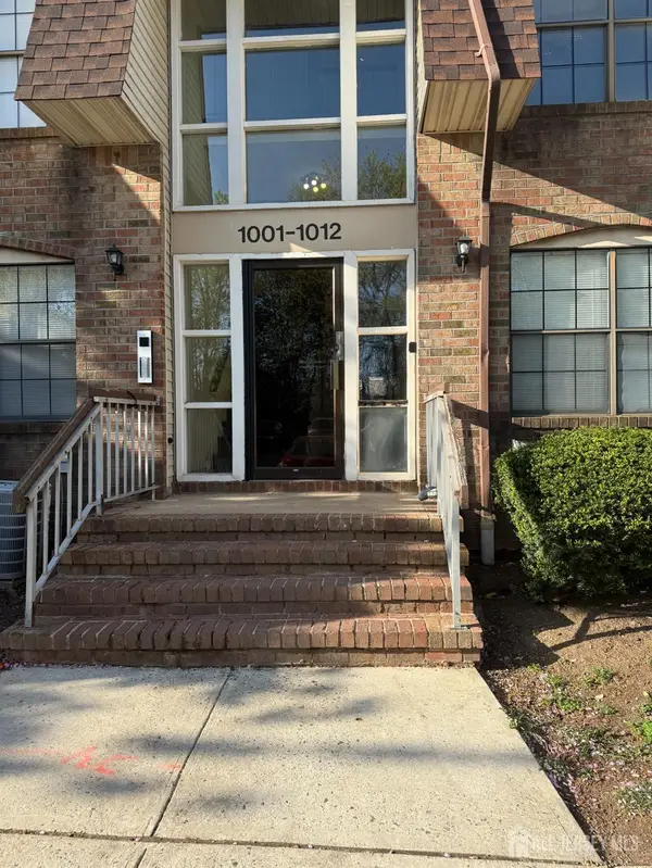 -1008 Hidden Village Drive, Perth Amboy, NJ 08861