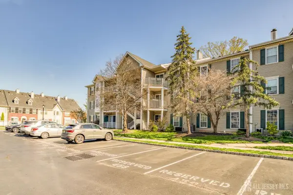 -8 Clay Street, North Brunswick, NJ 08902