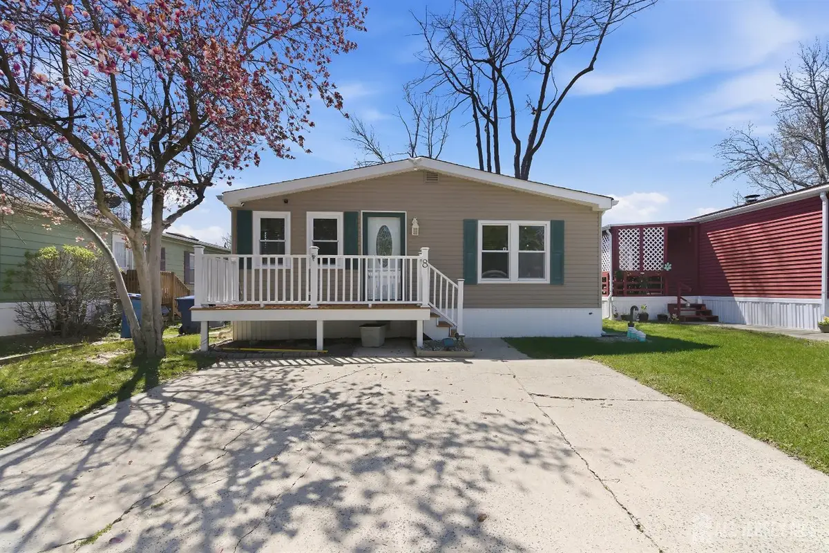 -8 Longfellow Road, North Brunswick, NJ 08902 - #1