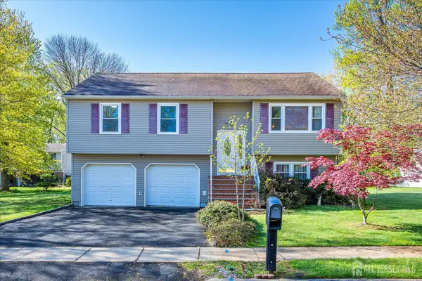 -6 Sussex Court, Edison, NJ 08820