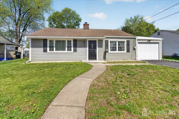 -13 Comstock Road, Edison, NJ 08817