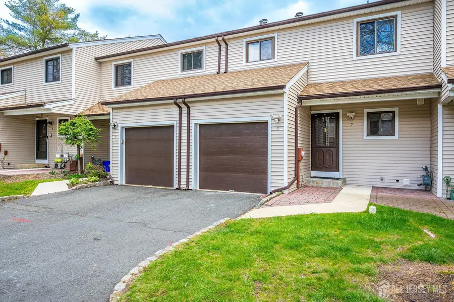 -7 Lily Court, Edison, NJ 08820 - #2