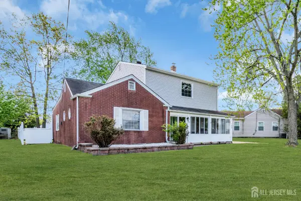 -52 Walnut Street, Edison, NJ 08817