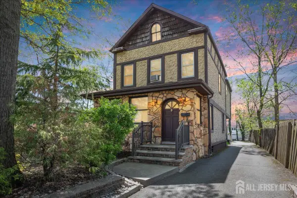 -225 Freeman Street, Woodbridge Proper, NJ 07095