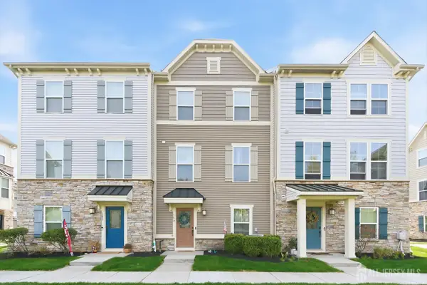 -302 Bayside Court, South Amboy, NJ 08879