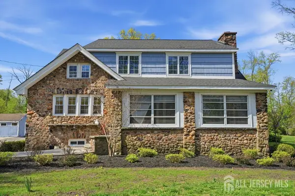 -905 N Washington Avenue, Green Brook, NJ 08812