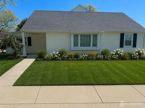 -73 Rossmoor Dr Drive #A, Monroe, NJ 08831