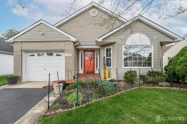 -102 Canterbury Lane, Toms River, NJ 08757