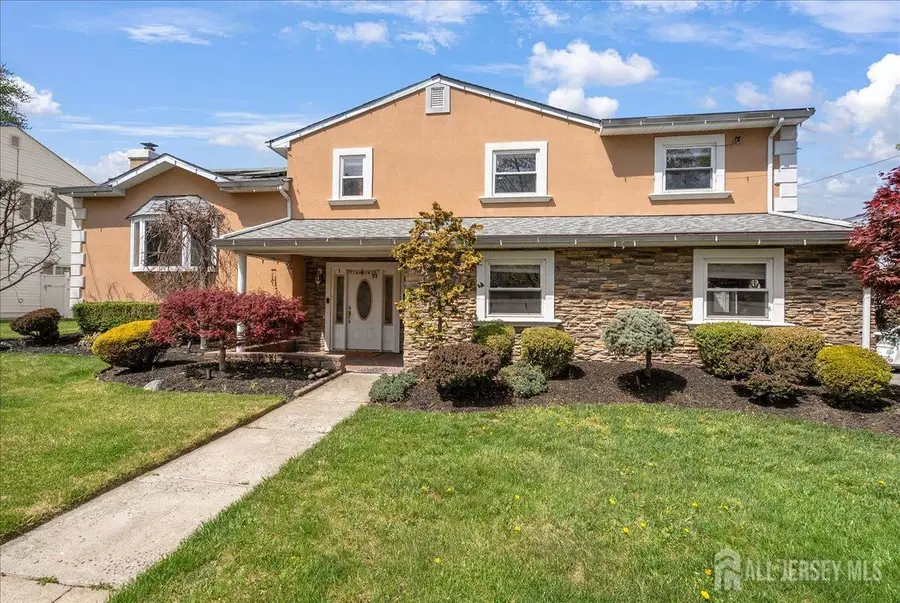 -95 E Calvert Avenue, Edison, NJ 08820 - #2