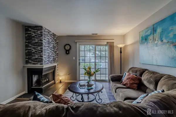 -2101 Candlelight Court, Helmetta, NJ 08828