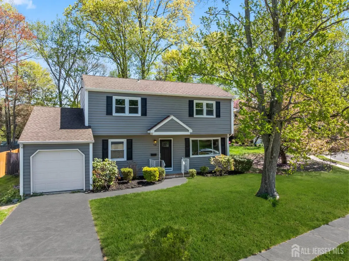-10 Ginesi Court, Metuchen, NJ 08840 - #1
