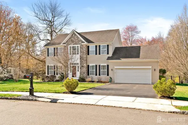 -17 Dogwood Lane, Hamilton, NJ 08690