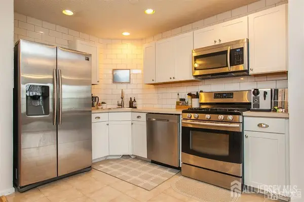 -9 Wilmbelton Court, Edison, NJ 08820