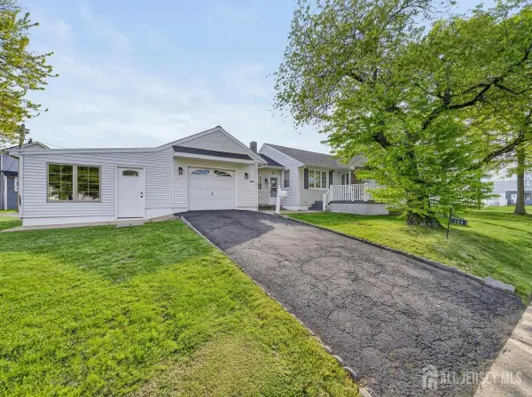 -383 Carteret Avenue, Carteret, NJ 07008