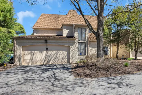 -9 Carriage Place, Edison, NJ 08820