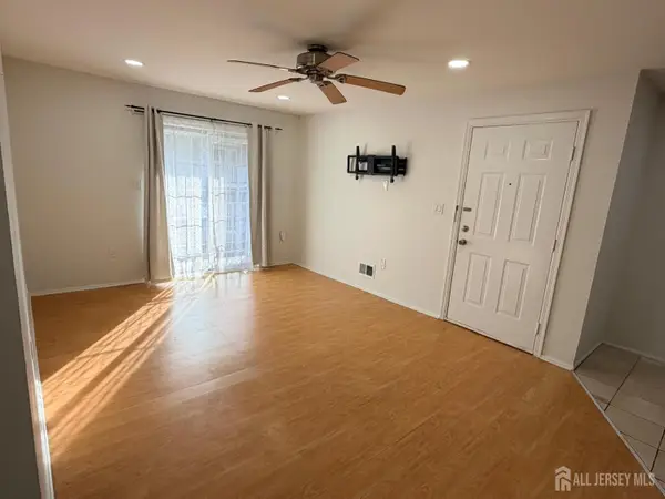-28 Brighton Way, North Brunswick, NJ 08902