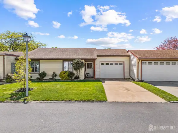 -133-B Balsam Plaza, Monroe, NJ 08831
