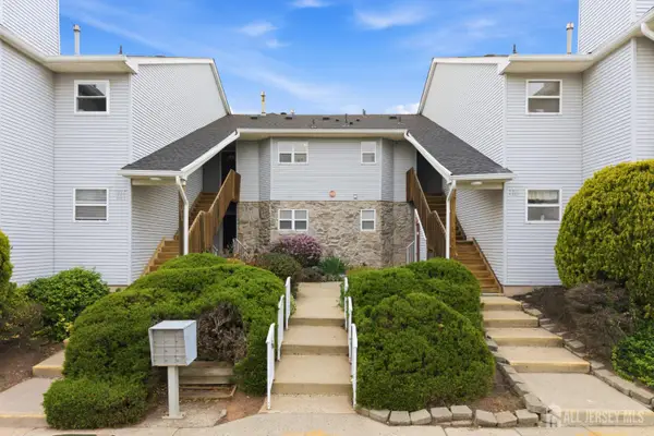 -194 Bexley Lane, Piscataway, NJ 08854