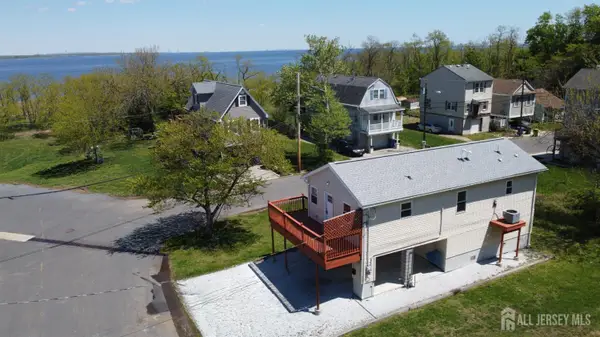 -33 Cliffwood Way, Old Bridge, NJ 08879
