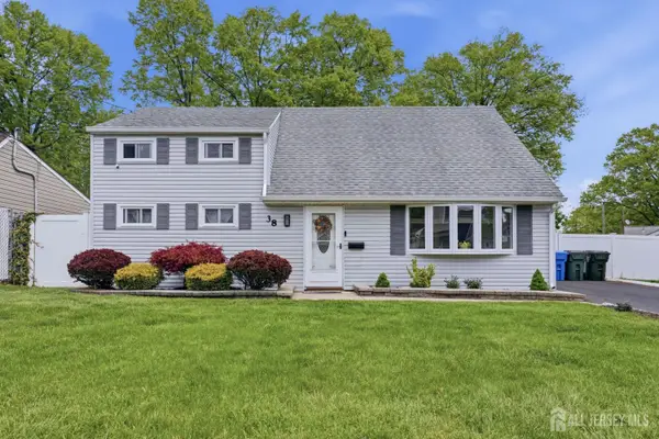 -38 Wendy Road, Woodbridge Proper, NJ 07067